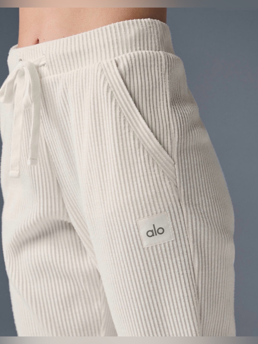 Alo Muse Joggers, Ivory - Picture 2 of 8